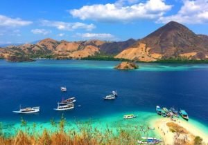 Lombok private driver for family