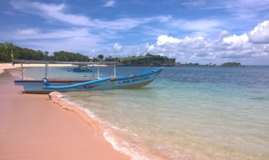 Pink Beach Lombok accommodation