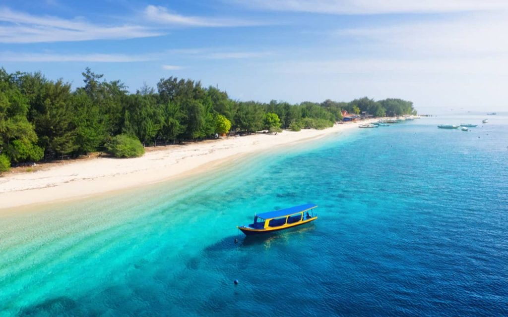 Gili Meno November