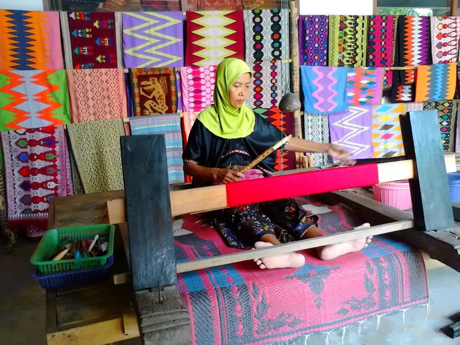 Sukarara textile village