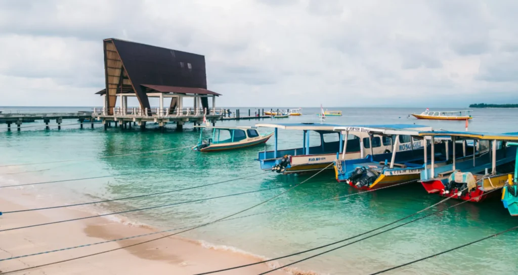 Gili Meno boat