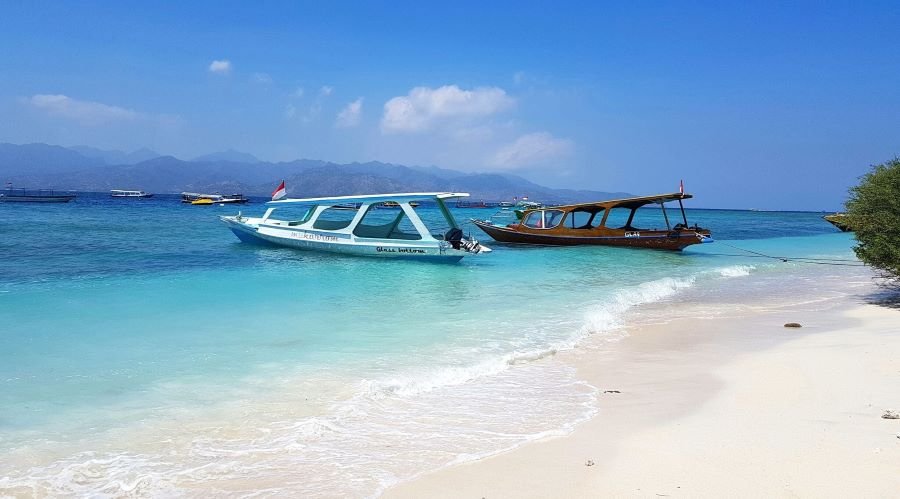 Gili Meno boat